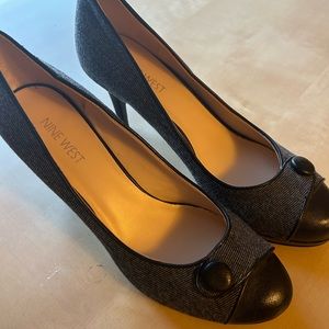 Nine West Shoes. Black/blackish high heels with Button on top. 8M